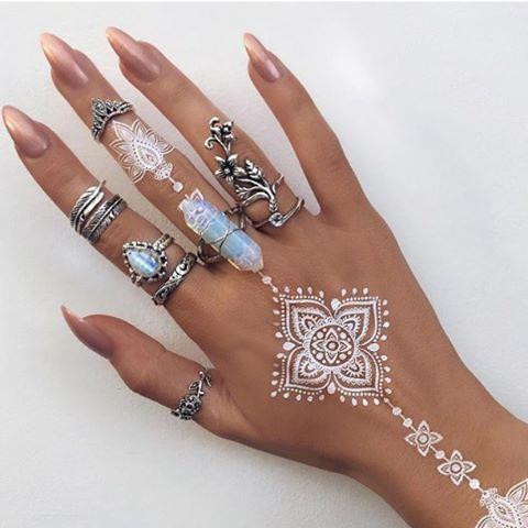 Yeni Moda:Simli Hint Kınası