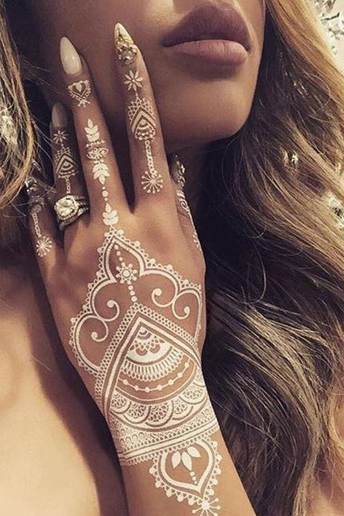 Yeni Moda:Simli Hint Kınası