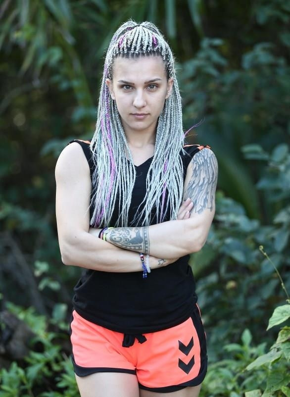 Survivor Elifin Şaşırtan Hayatı Survivor Elifin Şaşırtan Hayatı