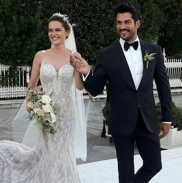 Merakla Beklenen Düğünden İlk Kareler