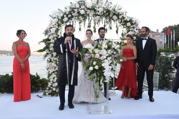 Merakla Beklenen Düğünden İlk Kareler