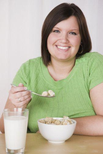 -Çok az yiyorum ama su içsem yarıyor Neden bazı insanlar çok fazla yemek yedikleri halde şişmanlamazlar