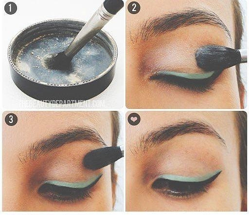 14. Eyelinerınızın gün içinde göz kapağınıza bulaşmaması için; transparan pudra ya da far bazı kullanın.