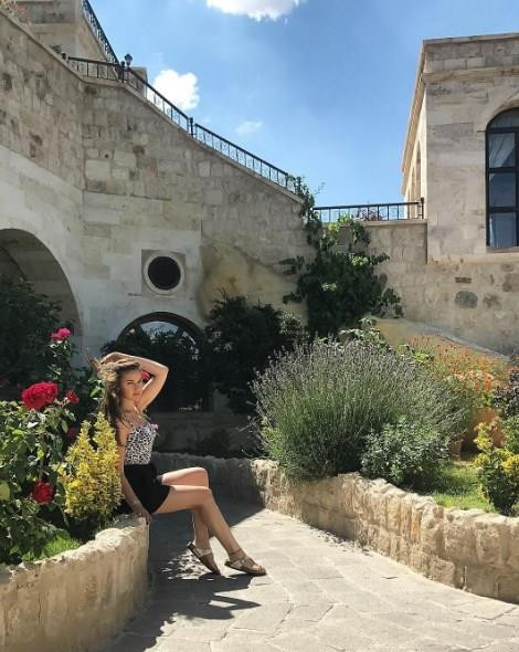 Fahriye Evcenin Pozu Da Taklit Çıktı