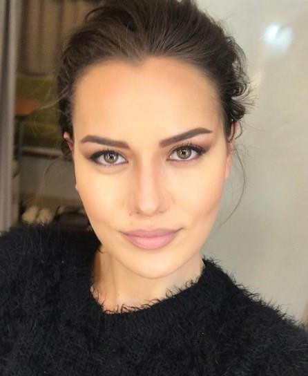 Fahriye Evcenin Pozu Da Taklit Çıktı