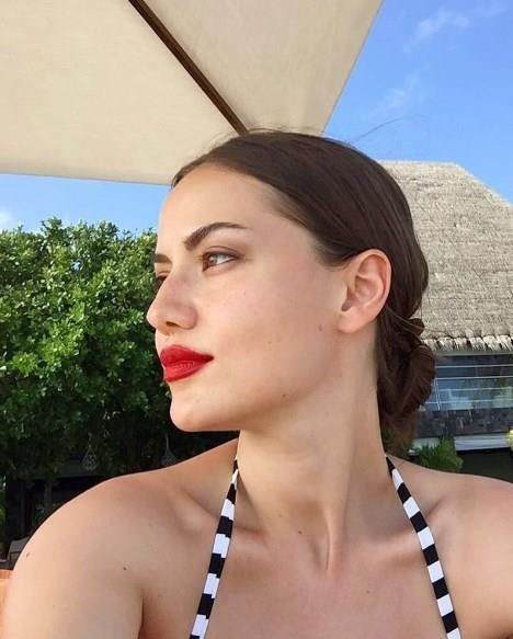 Fahriye Evcenin Pozu Da Taklit Çıktı