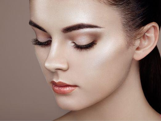 Yeni Makyaj Trendi : Strobing