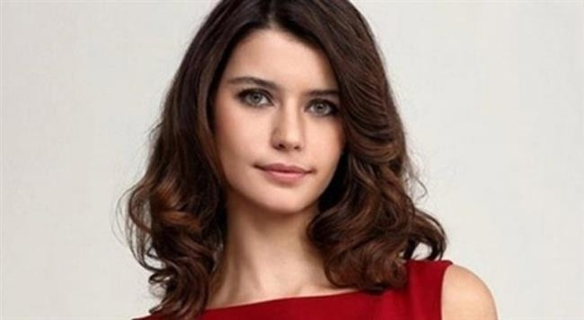 Ünlülerin Okul Yıllıkları Ünlülerin Okul Yıllıkları