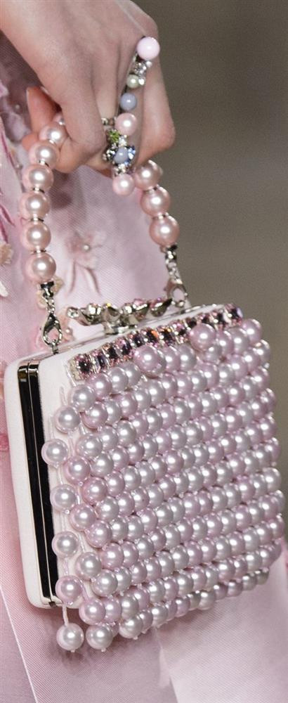 Çantalardaki Parıltı