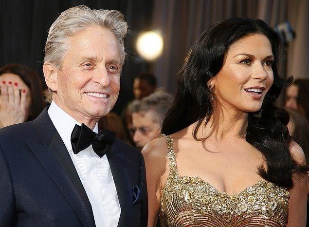 Michael Douglas & Catherine Zeta-JonesYaş Farkı: 25