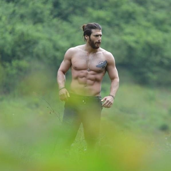 Spor Yapan Ünlülerin Sosyal Medya Paylaşımları Spor Yapan Ünlülerin Sosyal Medya Paylaşımları