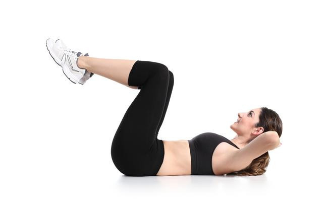 Şimdi üst bölgeden biraz daha karın kaslarımızın alt bölgelerini çalıştıracağımız hareketlere geçelim 4. hareketimiz ‘’Lying Knee Sit up Crunch’’;