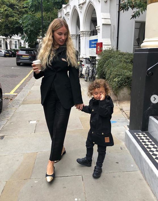 Azur Beyin okulda ilk günü: O da Londrada okuyor