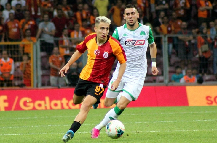 Terimsiz Galatasaray sahaya iniyor Radamel Falcao...