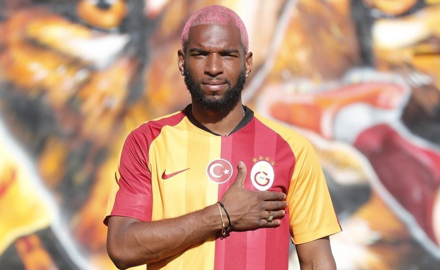 Terimsiz Galatasaray sahaya iniyor Radamel Falcao...