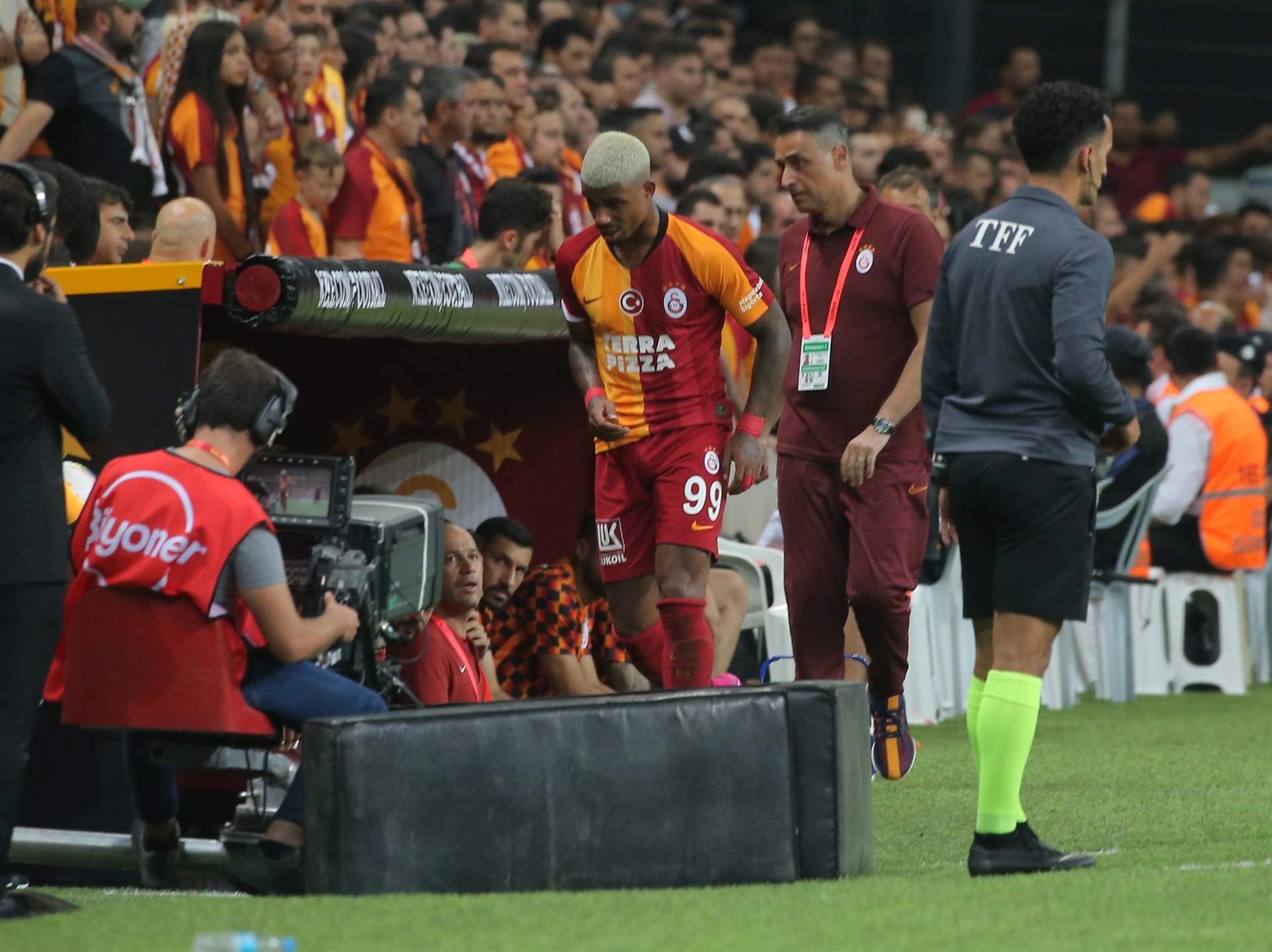 Hasan Şaş sigara içerken görüntülendi