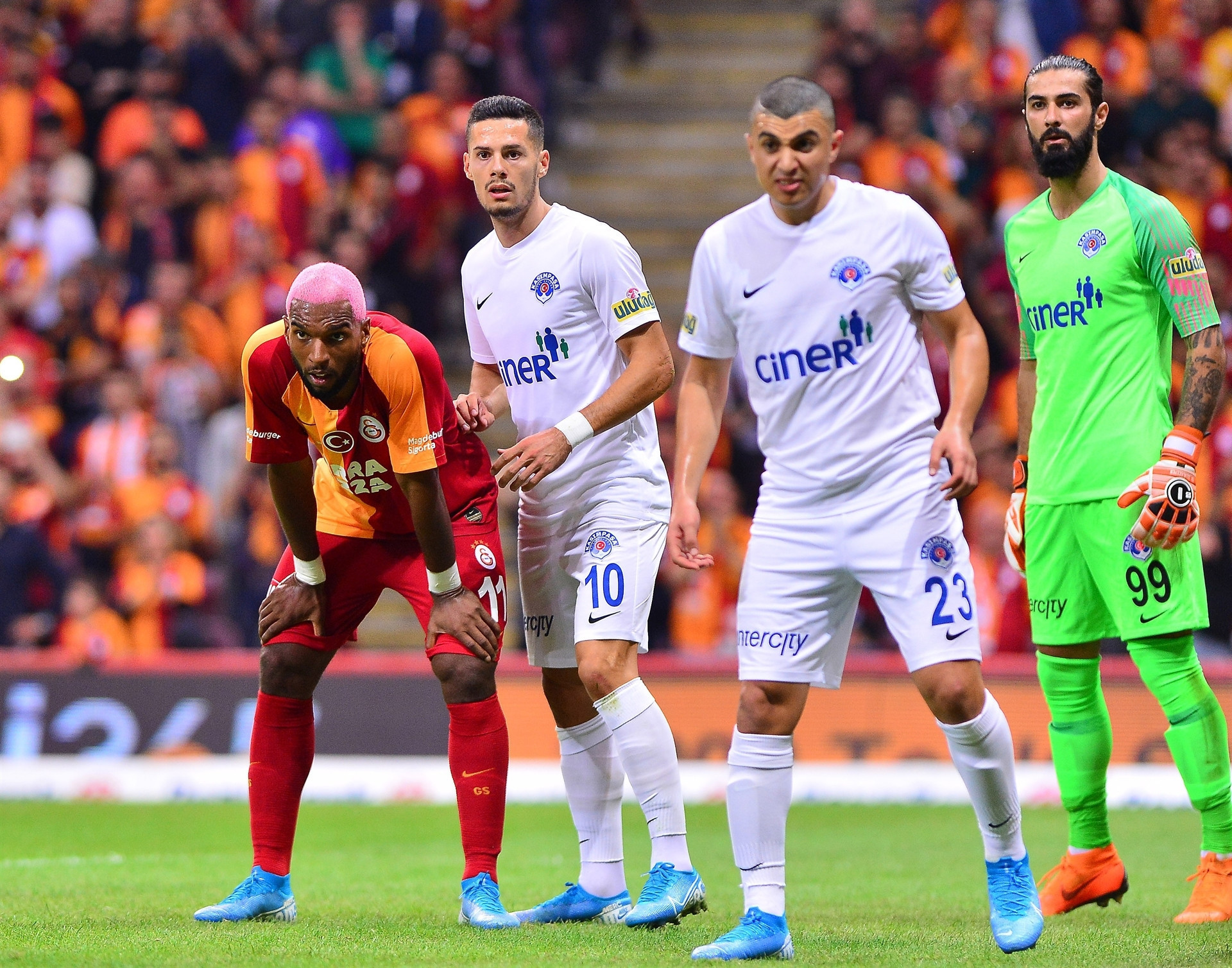 Hasan Şaş sigara içerken görüntülendi
