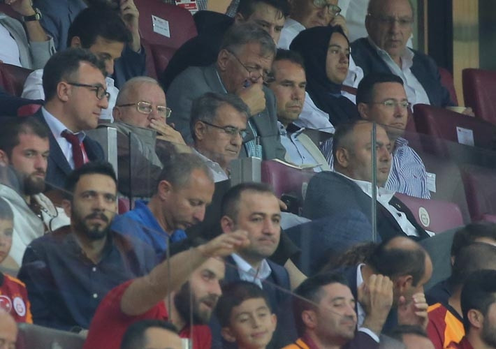 Galatasaray-Kasımpaşa maçına damga vuran top toplayıcı