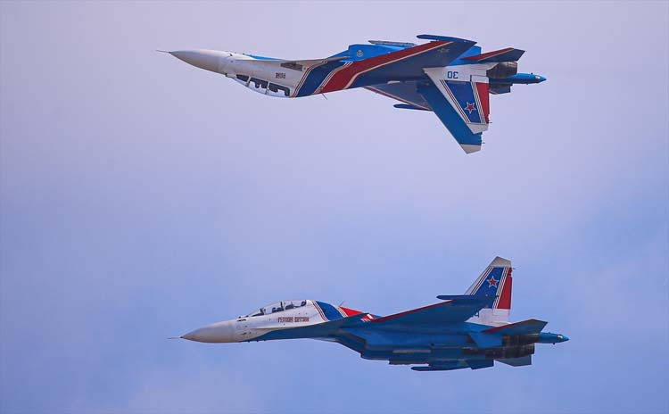 Rus pilotlardan TEKNOFESTte nefes kesen gösteri