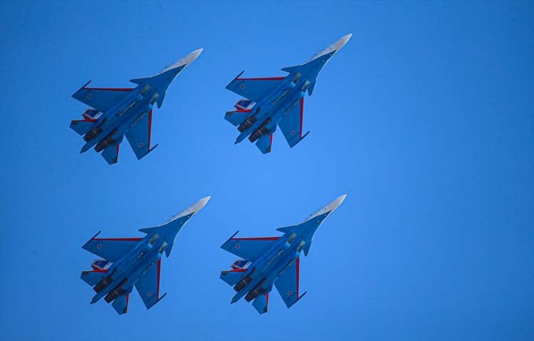 Rus pilotlardan TEKNOFESTte nefes kesen gösteri