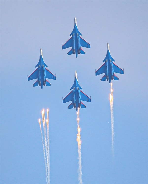 Rus pilotlardan TEKNOFESTte nefes kesen gösteri