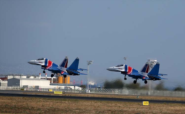 Rus pilotlardan TEKNOFESTte nefes kesen gösteri