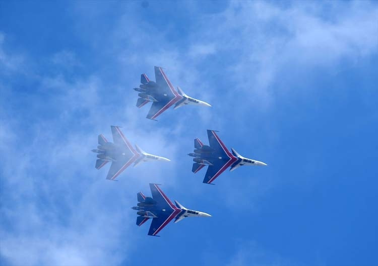 Rus pilotlardan TEKNOFESTte nefes kesen gösteri
