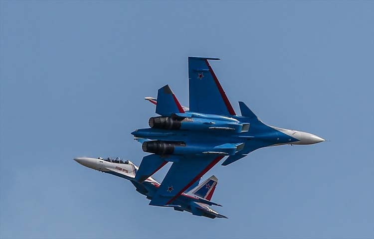 Rus pilotlardan TEKNOFESTte nefes kesen gösteri