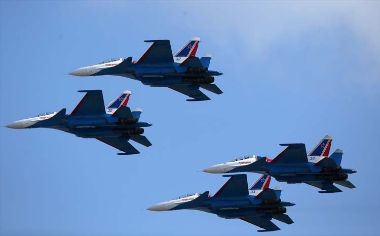 Rus pilotlardan TEKNOFESTte nefes kesen gösteri