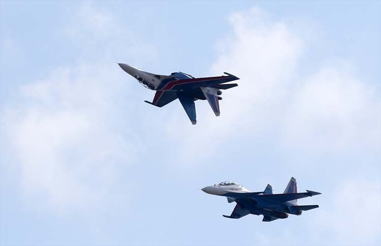 Rus pilotlardan TEKNOFESTte nefes kesen gösteri