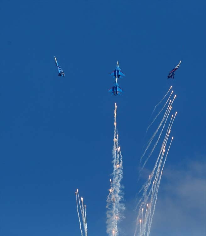 Rus pilotlardan TEKNOFESTte nefes kesen gösteri