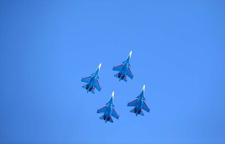 Rus pilotlardan TEKNOFESTte nefes kesen gösteri