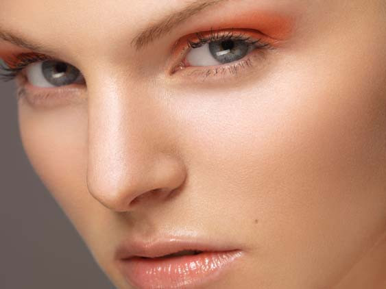 Göz kapağı düşük gözler