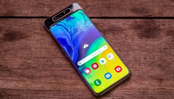 Samsung telefon sahiplerine Android 10 güncellemesi uyarısı