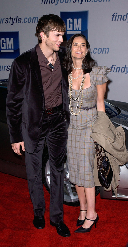 Eski eşinin üçlü ilişki iddialarına yanıt: Bir şey yazacaktım ama...