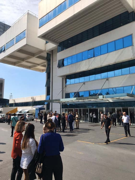 Son dakika: İstanbuldaki deprem sonrası ilk görüntüler Son dakika: İstanbuldaki deprem sonrası ilk görüntüler