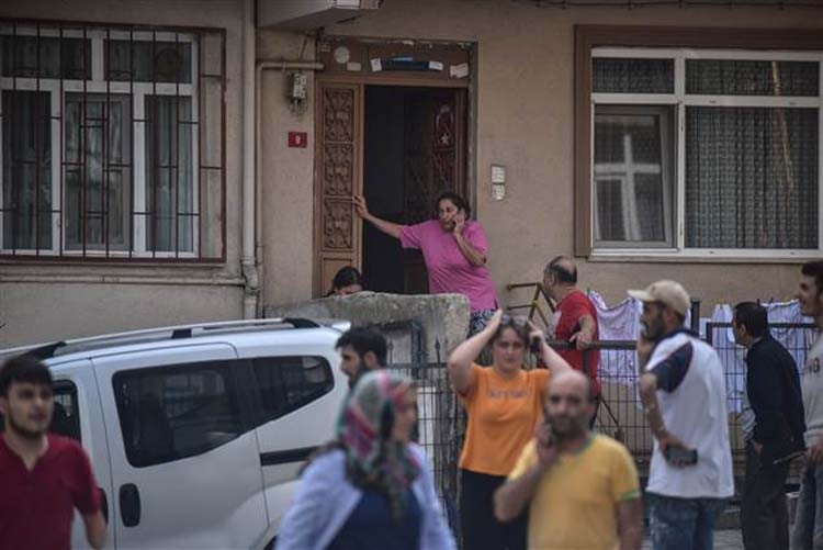Son dakika: İstanbuldaki deprem sonrası ilk görüntüler Son dakika: İstanbuldaki deprem sonrası ilk görüntüler