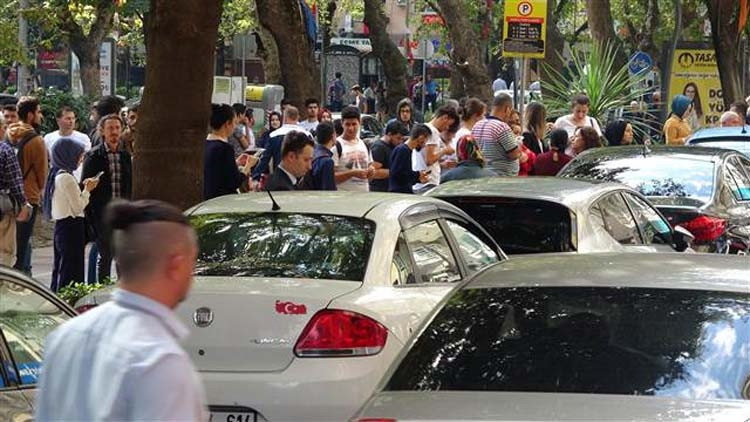 Son dakika: İstanbuldaki deprem sonrası ilk görüntüler Son dakika: İstanbuldaki deprem sonrası ilk görüntüler