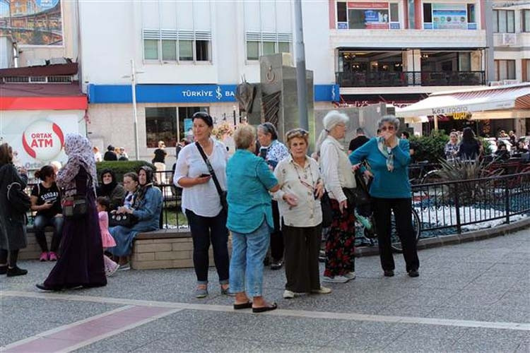 Son dakika: İstanbuldaki deprem sonrası ilk görüntüler Son dakika: İstanbuldaki deprem sonrası ilk görüntüler