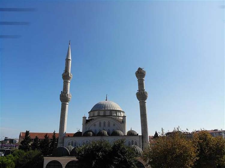 Son dakika: İstanbuldaki deprem sonrası ilk görüntüler Son dakika: İstanbuldaki deprem sonrası ilk görüntüler