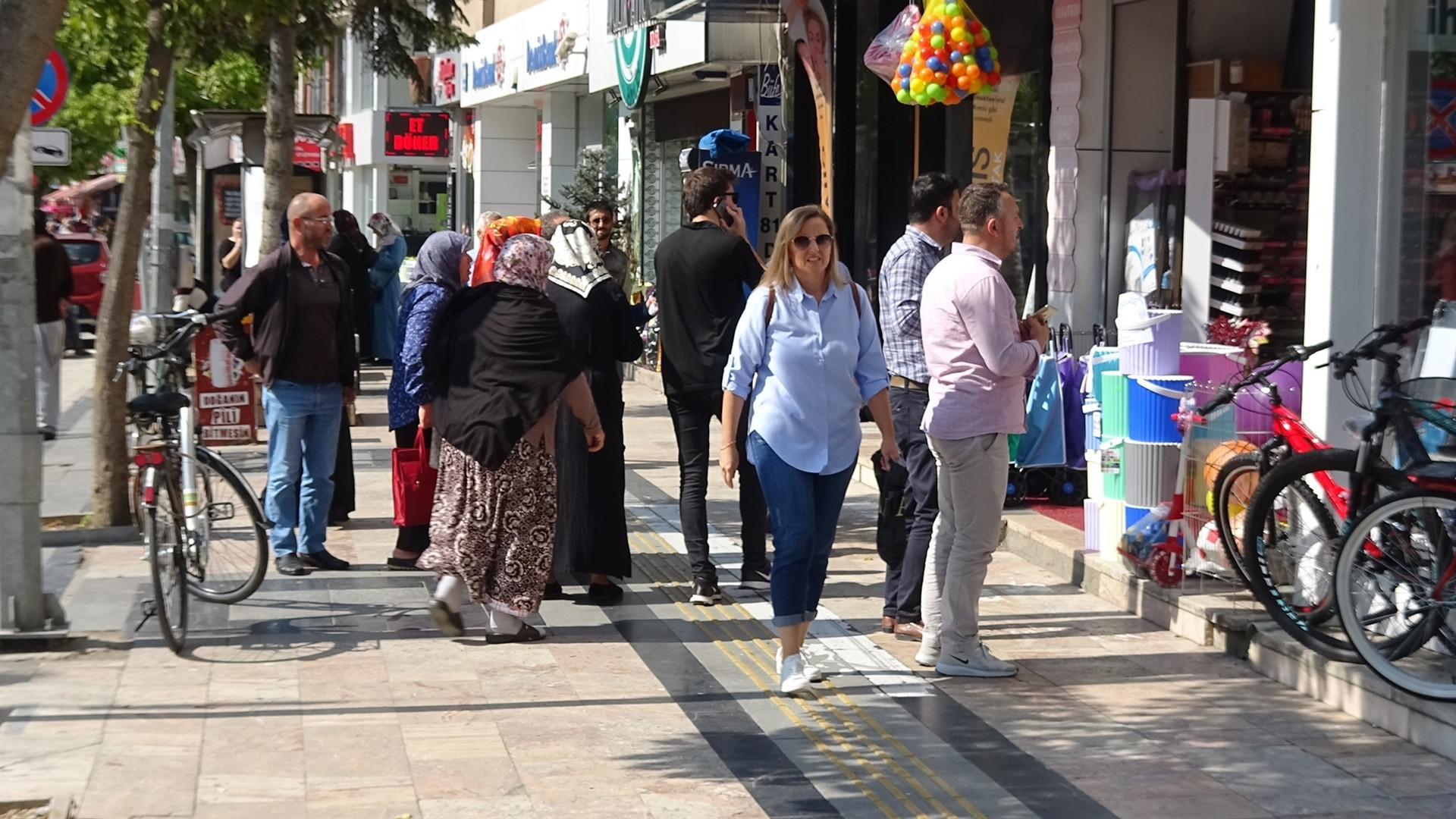 Son dakika: İstanbuldaki deprem sonrası ilk görüntüler Son dakika: İstanbuldaki deprem sonrası ilk görüntüler