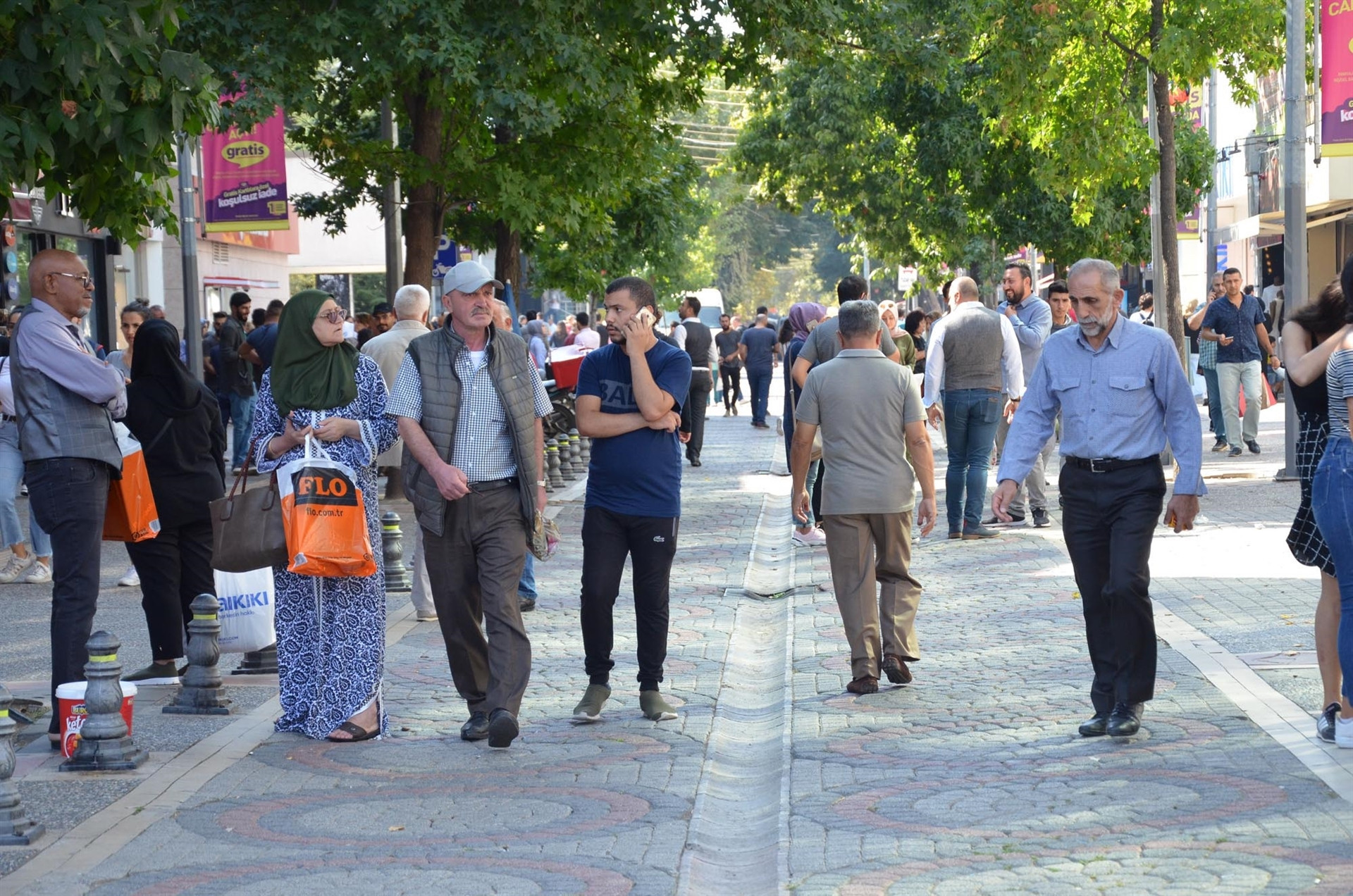 Son dakika: İstanbuldaki deprem sonrası ilk görüntüler Son dakika: İstanbuldaki deprem sonrası ilk görüntüler