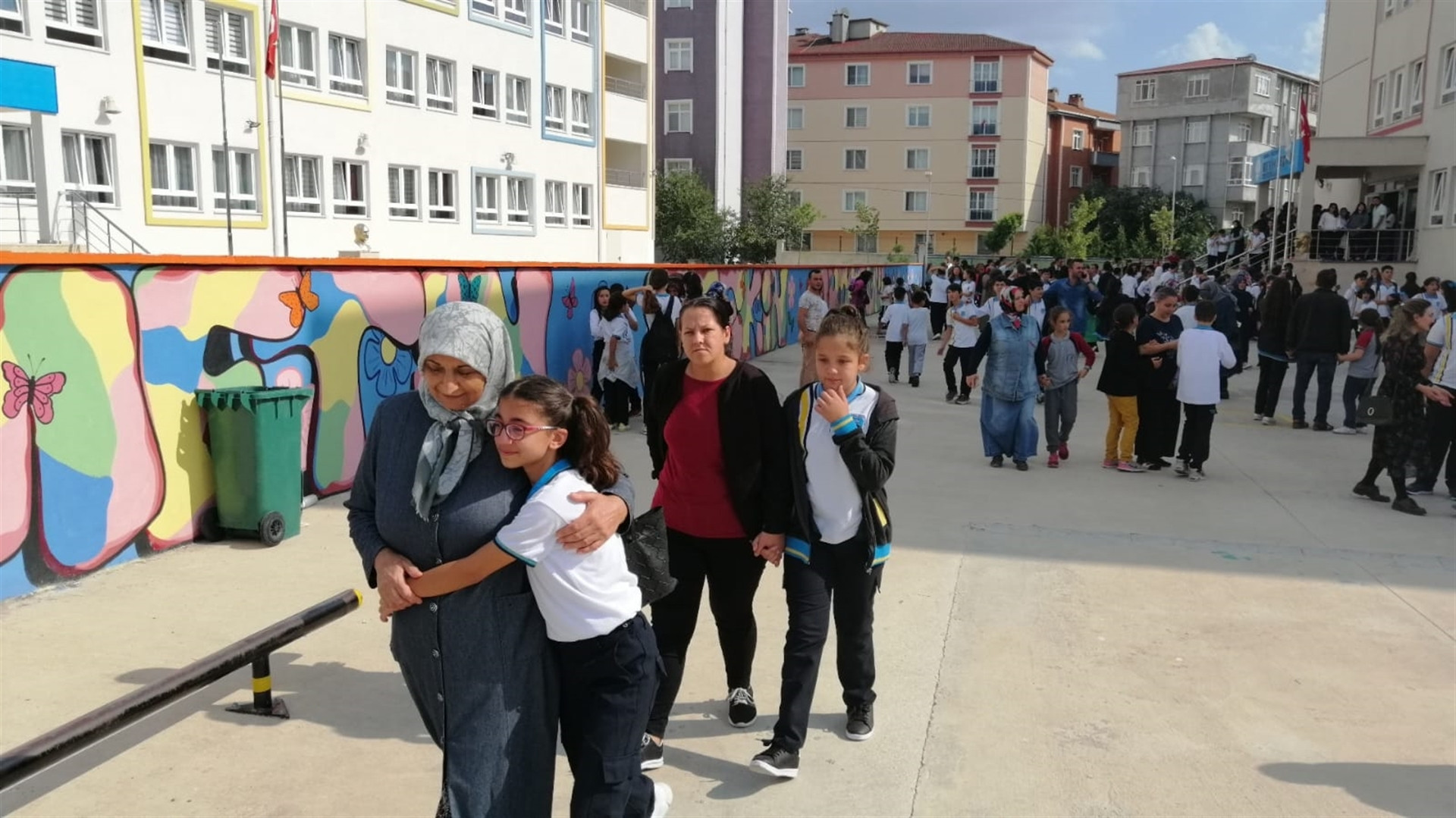 Son dakika: İstanbuldaki deprem sonrası ilk görüntüler Son dakika: İstanbuldaki deprem sonrası ilk görüntüler