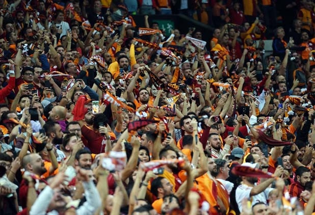 Galatasaray - Fenerbahçe maçından kareler...