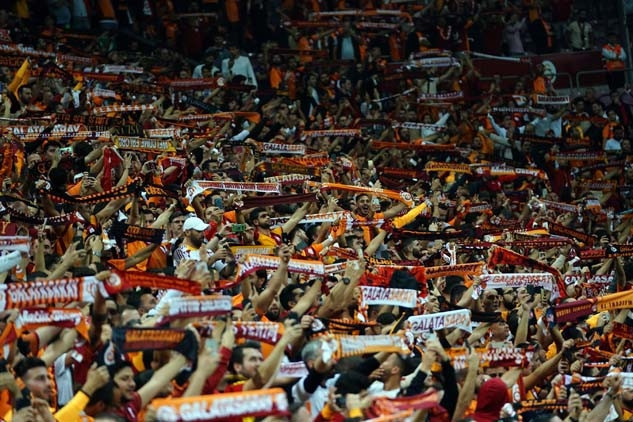 Galatasaray - Fenerbahçe maçından kareler...