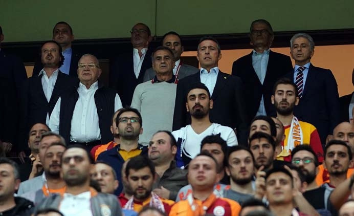 Galatasaray - Fenerbahçe maçından kareler...