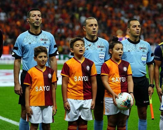 Galatasaray - Fenerbahçe maçından kareler...