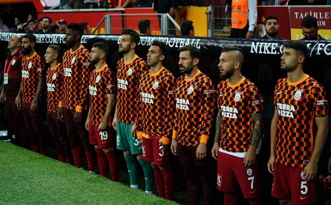 Galatasaray - Fenerbahçe maçından kareler...