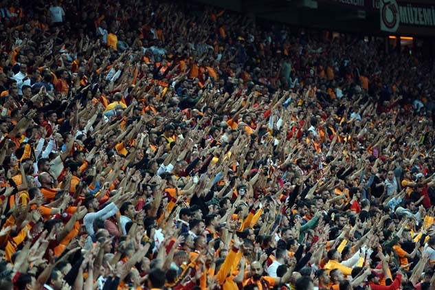 Galatasaray - Fenerbahçe maçından kareler...