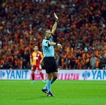 Galatasaray - Fenerbahçe maçından kareler...